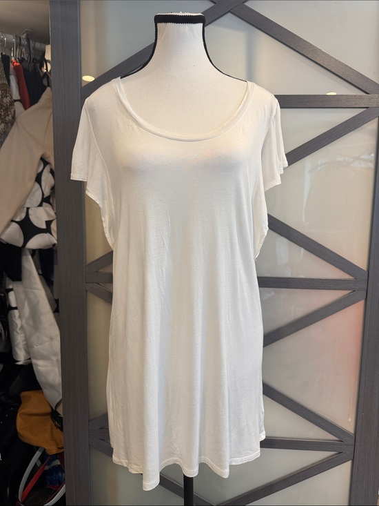 Old Navy Tops - Old Navy Rayon White Scoop Neck Rayon Top With Flutter Sleeve XL
